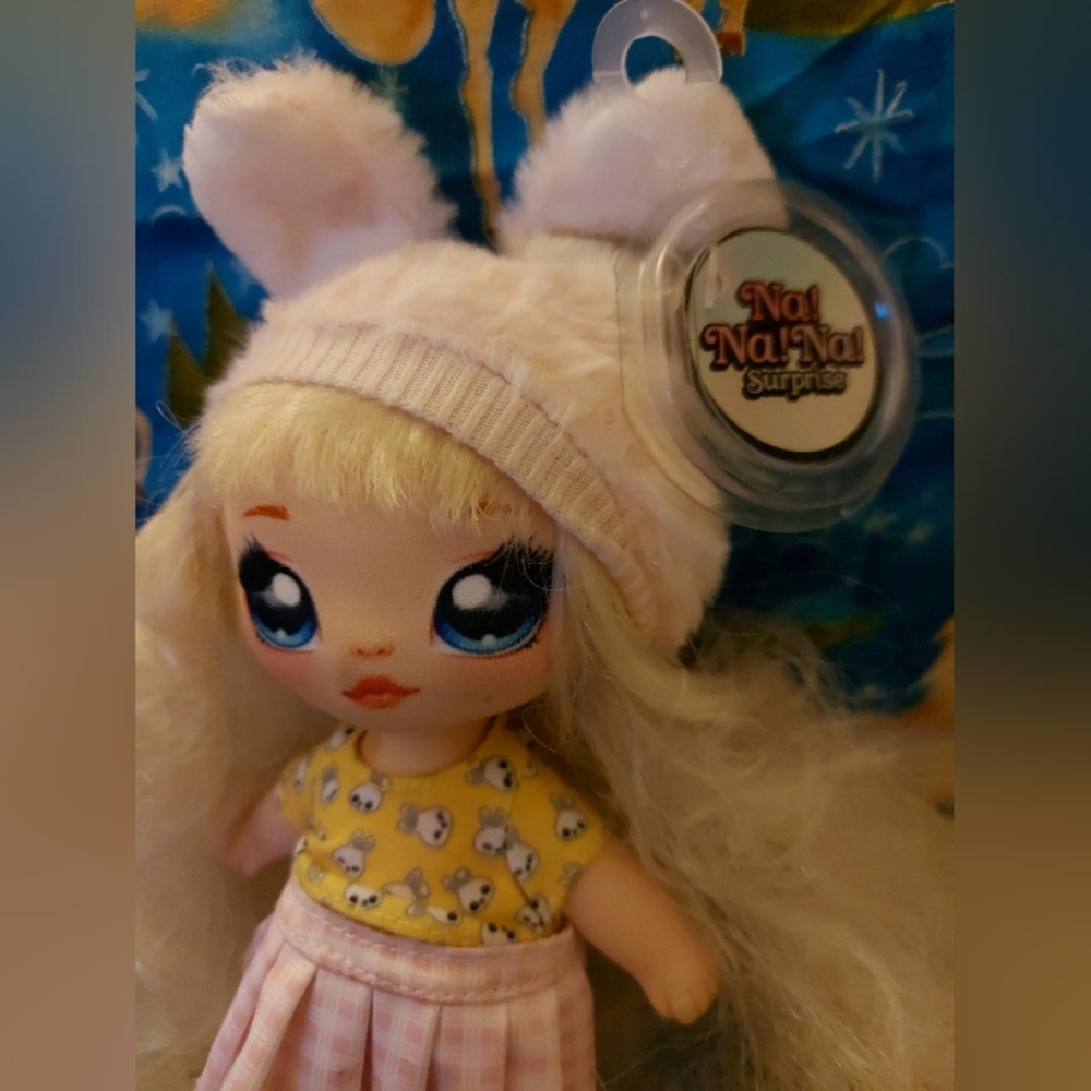 NWT Na! Na! Na! Surprise doll bunny blonde cute kawaii